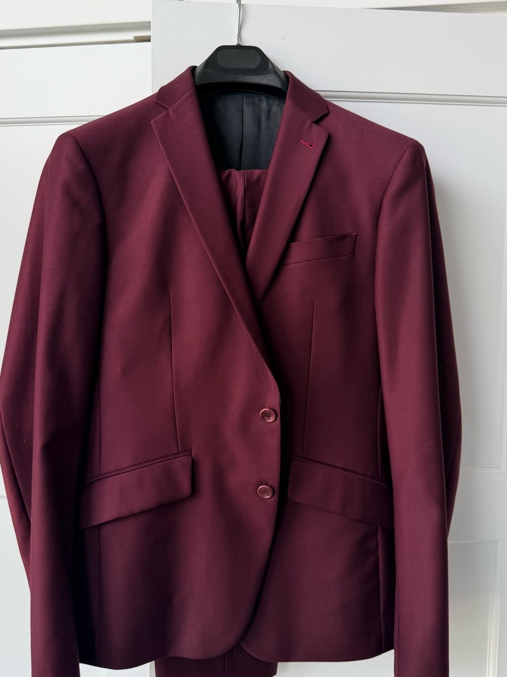 Men's Burgundy Two-Button Suit Blazer